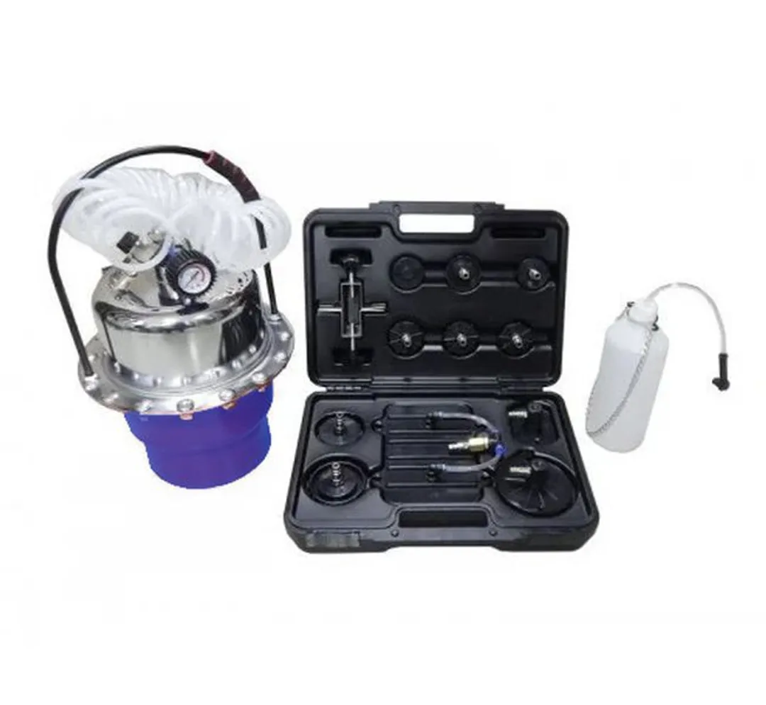 Приспособление для замены тормозной жидкости пневматическое с набором крышек-переходников для расширительного бачка автомобиля