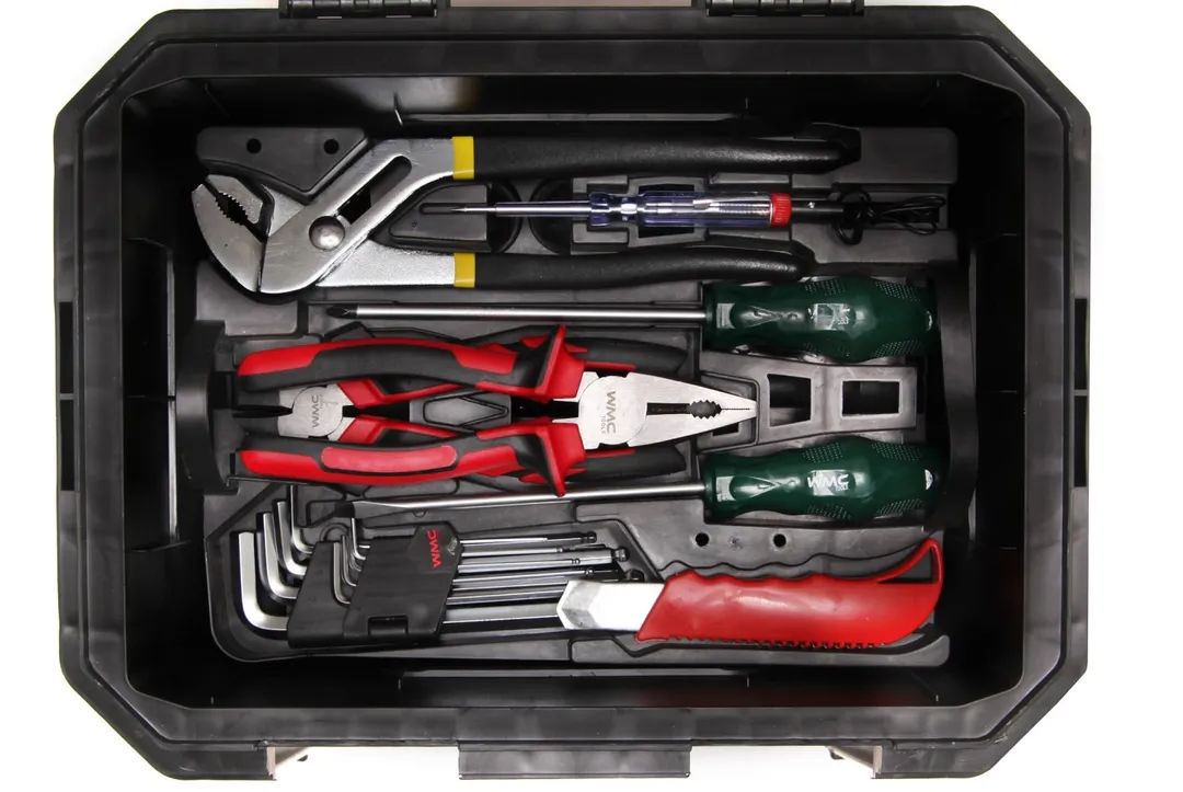 Набор инструментов универсальный 7пр.(набор шестигранников,отвертка-2 шт,отвертка индикаторная,пассатижи переставные, кусачки,нож)в лотке