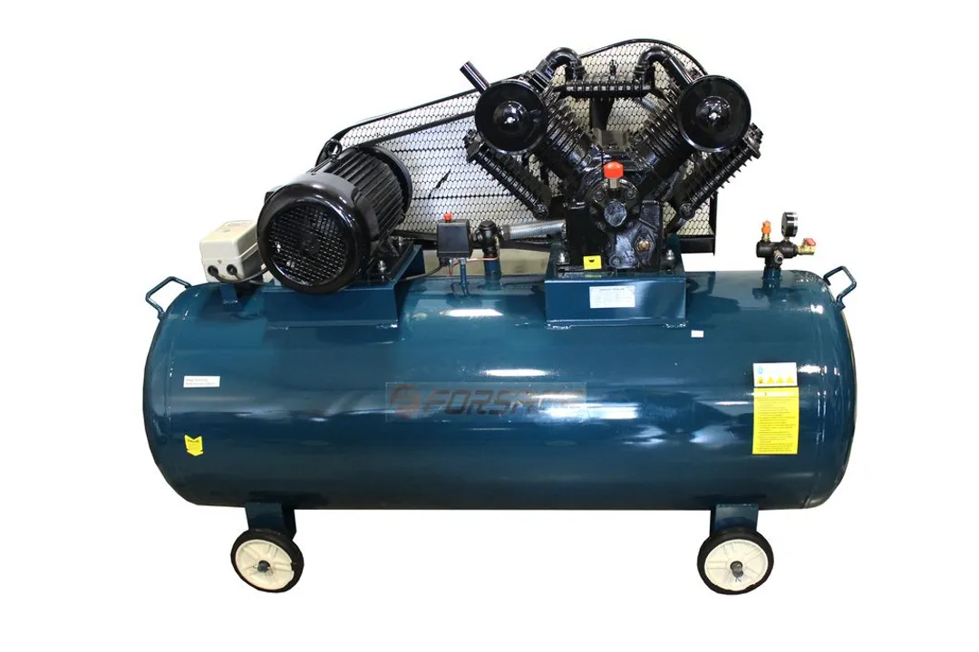 Компрессор 4-х поршневой с ременным приводом 600л (7.5кВт, 950 об/мин, ресивер 500л, 900л/м, 380В,)