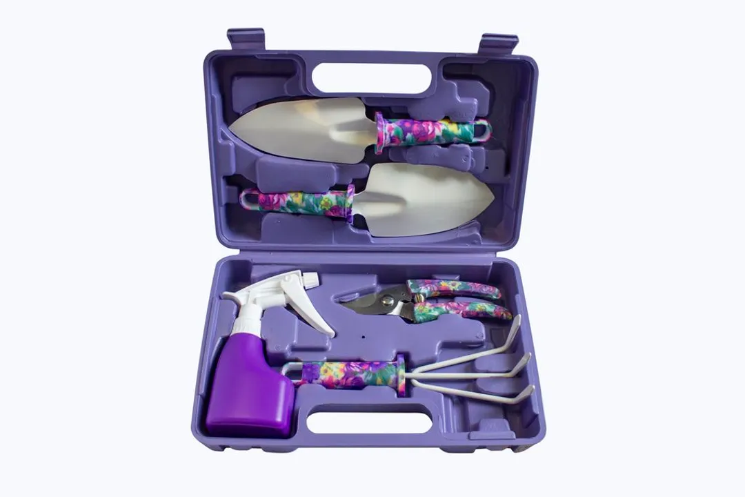 Набор садового инструмента,6пр.(рыхлитель,совок-2шт,опрыскиватель,секатор),в кейсе