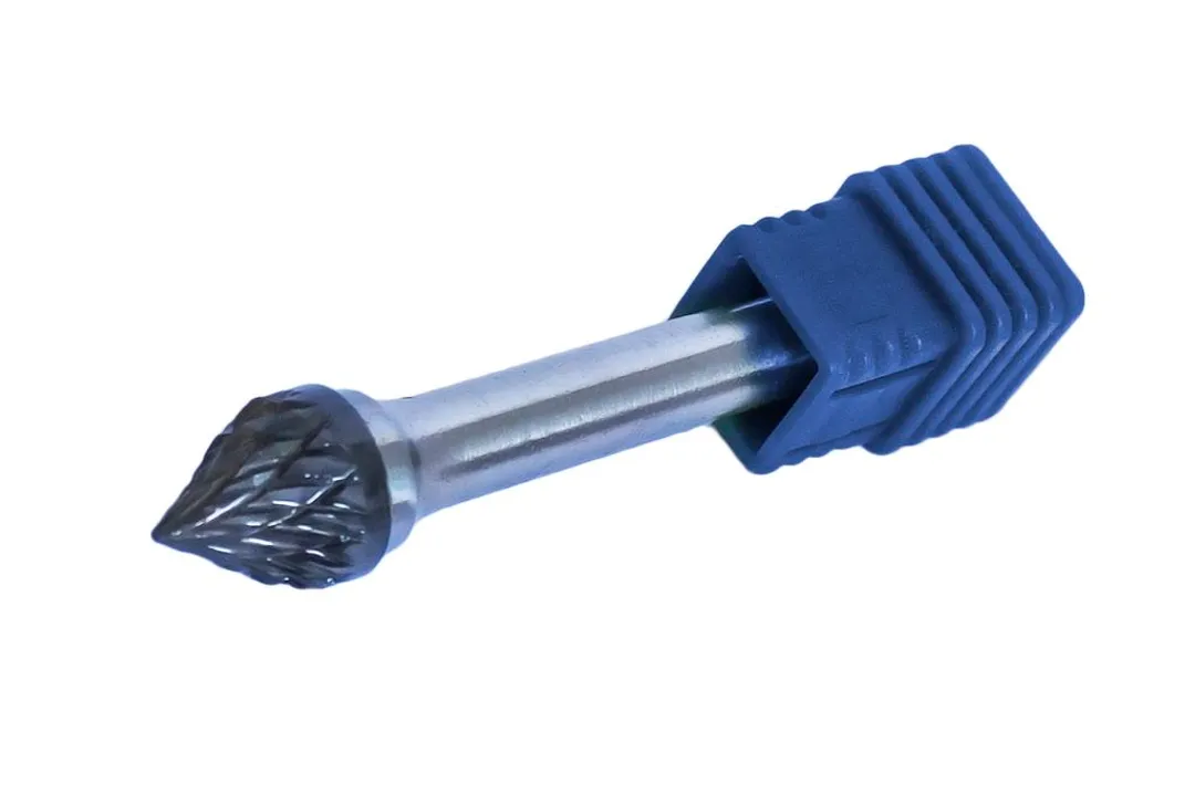 Шарошка коническая »пика»вытянутая по металлу(Ø 8мм,Ø хвостовика 6мм),в пластиковом футляре