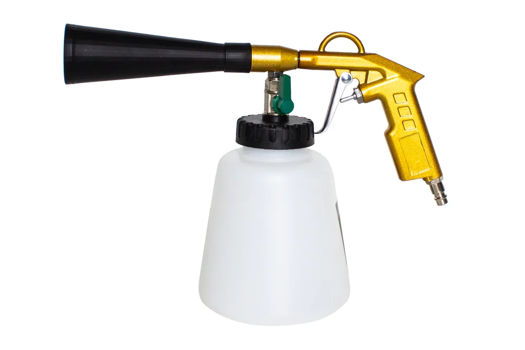 Пистолет пневматический »Tornado»для химчистки салона а/м с медной трубкой подачи моющего средства »Profi»(емкость 1л ,6 bar, расход воздуха 120 л/м