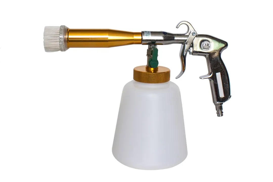 Пистолет пневматич.»Tornado»для химчистки а/м с медной трубкой подачи моющего ср-ва и щеткой-насадкой»Profi»(емкость1л,6bar,расход воздуха120 л/мин)