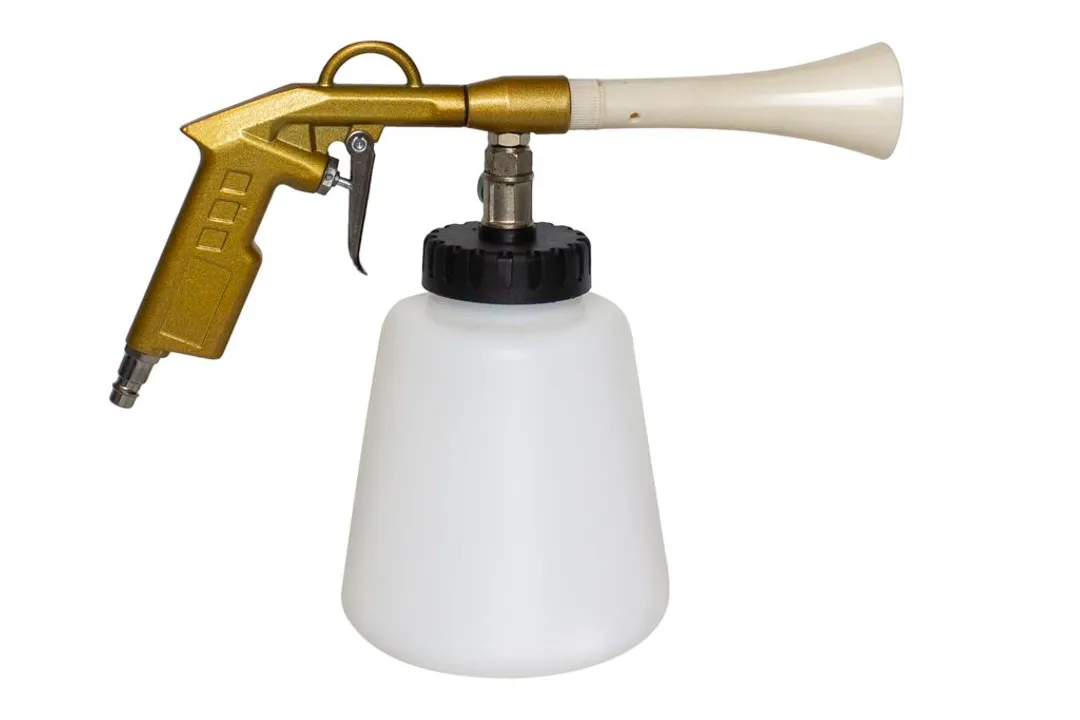 Пистолет пневматический »Tornado»для химчистки салона а/м (емкость 1л ,6 bar, расход воздуха 120 л/мин)