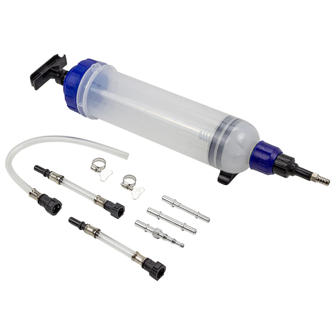 Шприц-дозатор пластмассовый для создания давления в топливной системе 1.5л