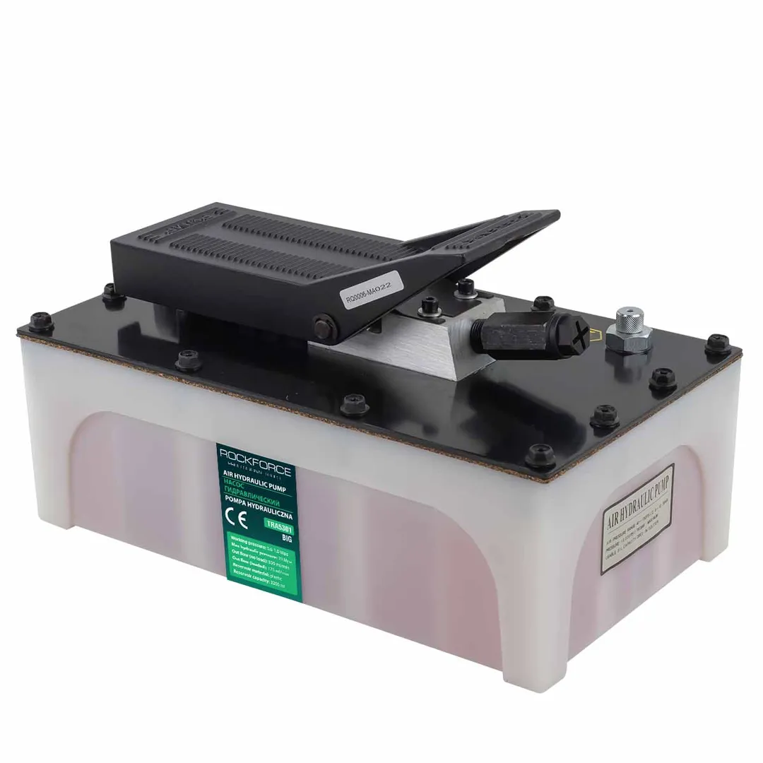 Насос пневмогидравлический ножной,3.2л(раб.давл. 6-10атм,давл. гидравл. 700атм, расход без нагрузки 850мл/мин,расход с нагрузкой 170мл/мин)